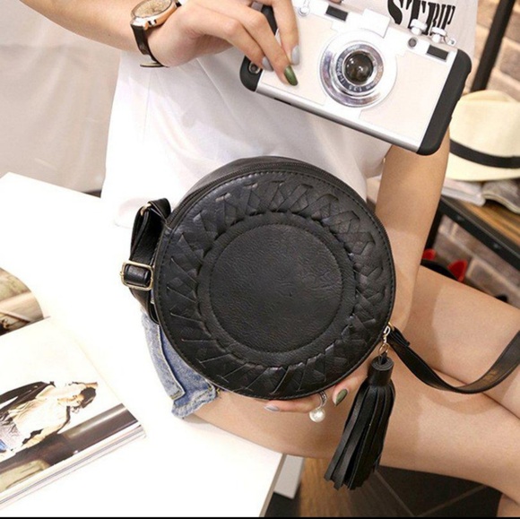 New Round Black Tassel Reto Boho Crossbody - Picture 5 of 8